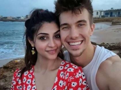Zoya Nasir calls off engagement with fiancee for his offensive comments on Pakistan