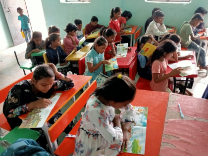 Parents will save money; House rent and water bills of students studying in the village will be waived | बीड: पालकांचे पैसे वाचणार; गावातच शिकणाऱ्या विद्यार्थ्यांच्या घरची घरपट्टी, नळपट्टी माफ Parents will save money; House rent and water bills of students studying in the village will be waived | बीड: पालकांचे पैसे वाचणार; गावातच शिकणाऱ्या विद्यार्थ्यांच्या घरची घरपट्टी, नळपट्टी माफ