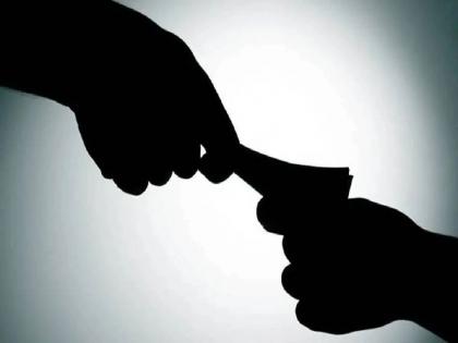 senior clerk trapped taking bribe in Deputy Director of Education Office | शिक्षण उपसंचालक कार्यालयातील बडे बाबू ‘ट्रॅप’, एसीबीची कारवाई