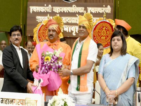 इचलकरंजीच्या पहिल्या महापौरपदी उदय धातुंडे, उपमहापौरपदी अनिल डाळ्या यांची बिनविरोध निवड