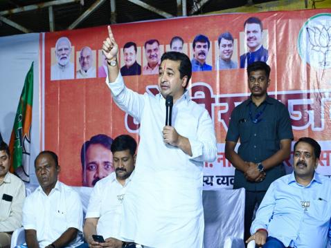 हिरव्या सापांची वळवळ समुद्रात वाढलीय, त्यामुळे...; मीरा भाईंदरमध्ये मंत्री नितेश राणेंचं विधान