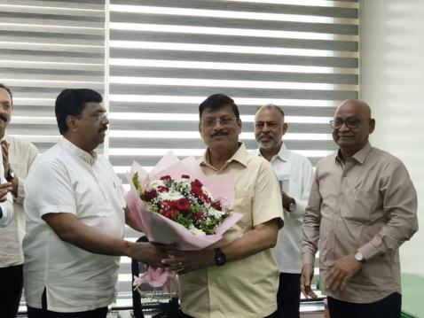 वसई विरार महानगरपालिकेच्या पहिल्या महासभेत स्थायी समिती सभापती व विरोधी पक्ष नेत्याची नेमणूक