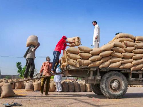 Various opportunities for prosperity are available through Farmers Producers Company | शेतकरी उत्पादक कंपनीच्या माध्यमातून मिळतात समृद्धीच्या विविध संधी