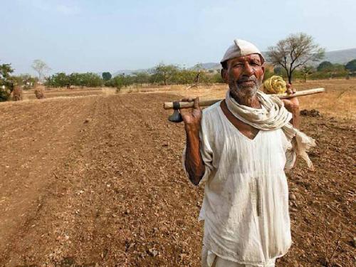 Center's drought monitoring tour begins, covering these four districts of Marathwada | केंद्राच्या दुष्काळ पाहणी दौऱ्याला सुरुवात, मराठवाड्यातील या चार जिल्ह्यांचा समावेश