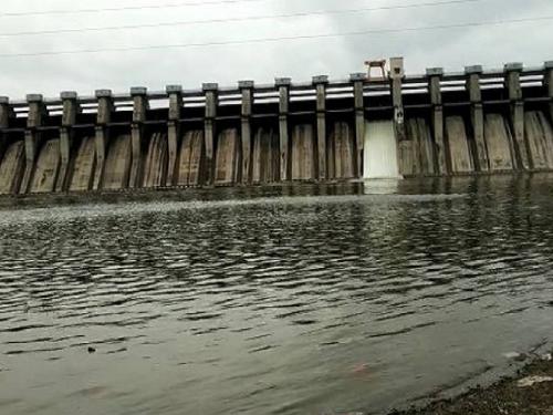 Jayakwadi Dam: 27.55 percent water deficit in Jayakwadi, now this much water is left | Jayakwadi Dam: जायकवाडीमध्ये २७.५५ टक्क्यांची जलतूट, आता उरलंय एवढं पाणी