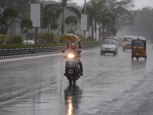 Marathwada Rain alert: Presence of pre-monsoon rain in Marathwada for the next five days, which district will receive rain? | मराठवाड्यात पुढील पाच दिवस पूर्वमोसमी पावसाची हजेरी, तुमच्या जिल्ह्यात राहणार का पाऊस?