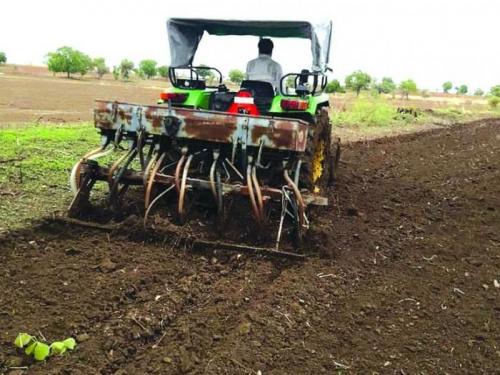 How much Kharif sowing was done in the Maharashtra this year? How is the availability of fertilizers? find out | यंदाच्या खरीपात राज्यात किती पेरणी झाली? खतांची उपलब्धता कशी आहे? जाणून घ्या