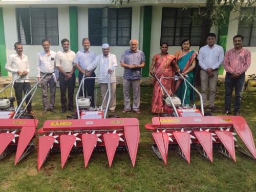 Importance of Mechanization in Agriculture revealed by Vice Chancellor Prof Sonwane | मुक्त विद्यापीठाच्या कृषी विज्ञान केंद्रात शेती यांत्रिकरणाचे प्रात्यक्षिक