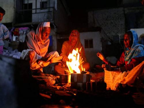 As October heat drags on, mercury plunges in state; What temperature where? | ऑक्टोबर हीटचा काढता पाय, राज्यात पारा घसरला; कुठे किती तापमान?