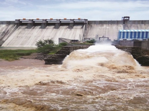 The trial of releasing water from the right canal of Nilwande is successful, 69 villages will benefit | निळवंडेच्या उजव्या कालव्यातून पाणी सोडण्याची चाचणी यशस्वी, ६९ गावांना मिळणार लाभ
