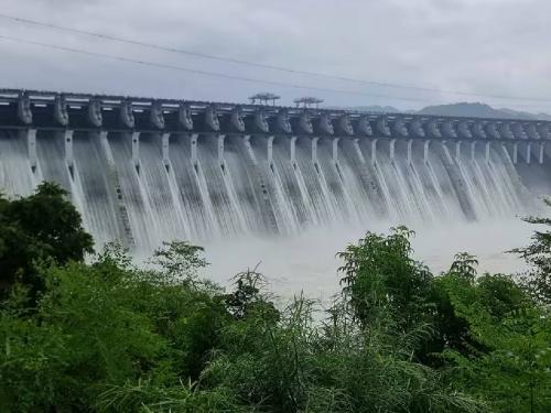 Inflow into the water reservoir in the dam, how much was discharged? | धरणातील पाणीसाठ्यात वाढली आवक, किती झाला विसर्ग?