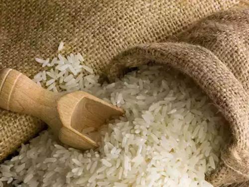 Latest news India ranks first in rice exports, exporting 23 MT of rice | तांदूळ निर्यातबंदीमुळे इतर देशांची चिंता वाढली!
