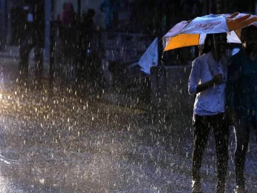 Chhatrapati Sambhajinagar district, stormy rain for the next 3 days, how should farmers take care of crops? | छत्रपती संभाजीनगर जिल्ह्यात वादळी वाऱ्याच्या पावसाची शक्यता, शेतकऱ्यांनी काय घ्यावी काळजी?