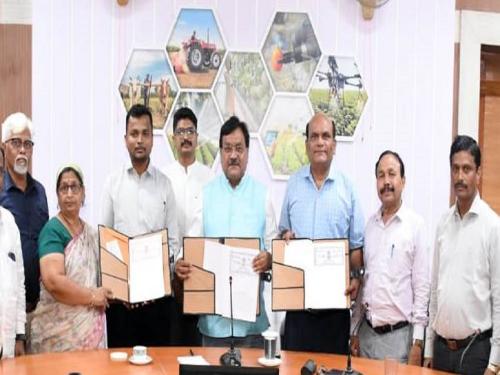 vasantrao naik martahvada krishi vidyapeeth sign MoU with Inventive Solutions nashik | वनामकृविचा नाशिक येथील मे. इनव्हेंटीव्ह सोल्यूशन सोबत सामंजस्य करार