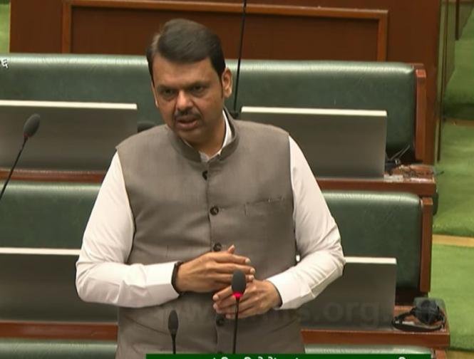 अशोक खरात महिलांचा 'ब्रेनवॉश' कसं करायचा? मुख्यमंत्री फडणवीसांनी विधानसभेत  सांगितले भोंदूबाबाचे 'प्रताप' Maharashtra Marathi News | How Ashok Kharat  did brainwash ...