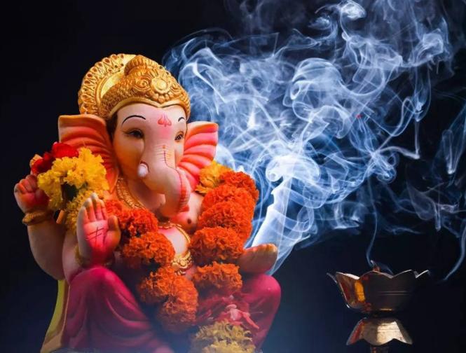 आमंत्रण देणार की निमंत्रण? - Marathi News | Ganpati Darshan Invitation Messages in Marathi | Latest bhakti Photos at Lokmat.com आमंत्रण देणार की निमंत्रण? - Marathi News | Ganpati Darshan Invitation Messages in Marathi | Latest bhakti Photos at Lokmat.com