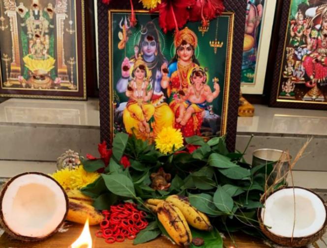 आदर्श कुटुंब व्यवस्थेचे उदाहण : - Marathi News | Hartalika Teej Vrat Mahiti in Marathi | Latest bhakti Photos at Lokmat.com
