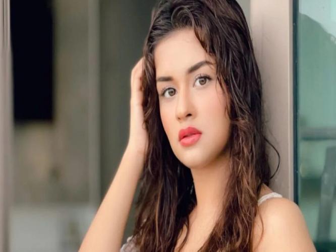 विराट कोहलीच्या मागे मागे अवनीत कौर बिम्बलडनलाही पोहोचली? नक्की चाललंय काय तिचं.. विराट कोहलीच्या मागे मागे अवनीत कौर बिम्बलडनलाही पोहोचली? नक्की चाललंय काय तिचं..