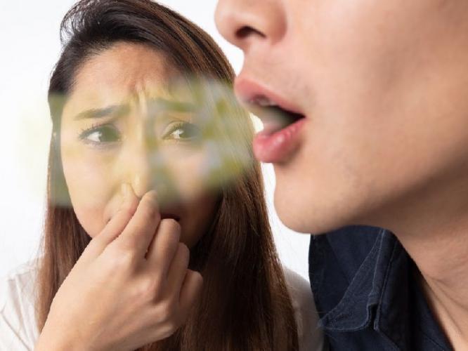 तोंडाला घाण वास येतो? ५ उपाय - रोजची दुर्गंधी होईल कमी-दात चमकतील मोत्यासारखे