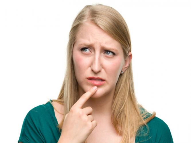 उन्हाळा सुरू झाल्या-झाल्या ओठ कोरडे पडले ? त्वचा चाऊन खाऊ नका हे उपाय पाहा उन्हाळा सुरू झाल्या-झाल्या ओठ कोरडे पडले ? त्वचा चाऊन खाऊ नका हे उपाय पाहा