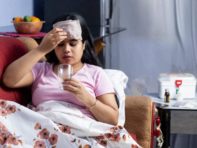 ऐन मे महिन्यात जोरदार पाऊस, हवा बदल! तब्येत बिघडू नये म्हणून तातडीने करा ५ उपाय ऐन मे महिन्यात जोरदार पाऊस, हवा बदल! तब्येत बिघडू नये म्हणून तातडीने करा ५ उपाय