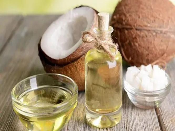 खोबरेल तेलाचे ५ ब्यूटी हॅक्स! 'असं' वापरा चमचाभर तेल, ब्लॅकहेड्सपासून पिवळ्या दातांपर्यंत अनेक समस्यांवर गुणकारी... खोबरेल तेलाचे ५ ब्यूटी हॅक्स! 'असं' वापरा चमचाभर तेल, ब्लॅकहेड्सपासून पिवळ्या दातांपर्यंत अनेक समस्यांवर गुणकारी...