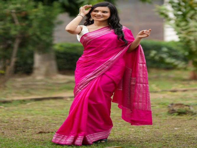 कॉटनच्या साडीचे ट्रेंडींग ५ प्रकार- दिसा सुंदर आणि राहा कम्फर्टेबल, साडी नेसल्यावर उकडणारही नाही कॉटनच्या साडीचे ट्रेंडींग ५ प्रकार- दिसा सुंदर आणि राहा कम्फर्टेबल, साडी नेसल्यावर उकडणारही नाही