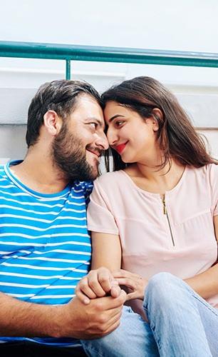 लग्नानंतर काही वर्षांनी नवरा-बायको एकसारखे का दिसू लागतात? हे प्रेम असतं की..... लग्नानंतर काही वर्षांनी नवरा-बायको एकसारखे का दिसू लागतात? हे प्रेम असतं की.....