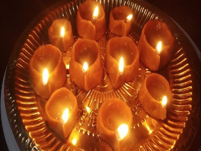 Deep Amavasya 2025 : दिव्यांची पूजा करताना खाताही येतात असे दिव्यांचे ५ प्रकार, पारंपरिक गोड पदार्थ Deep Amavasya 2025 : दिव्यांची पूजा करताना खाताही येतात असे दिव्यांचे ५ प्रकार, पारंपरिक गोड पदार्थ