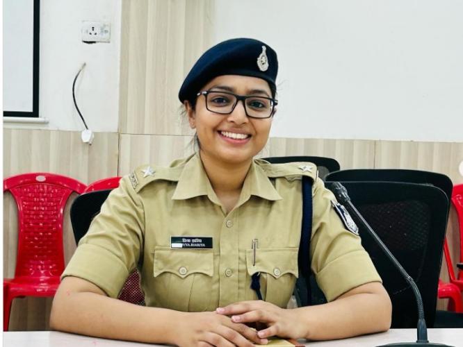 भारीच! हातात हात, तयारीत भक्कम साथ; बॉयफ्रेंडच्या मदतीने 'ती' झाली DSP, 'तो' ही आहे अधिकारी भारीच! हातात हात, तयारीत भक्कम साथ; बॉयफ्रेंडच्या मदतीने 'ती' झाली DSP, 'तो' ही आहे अधिकारी