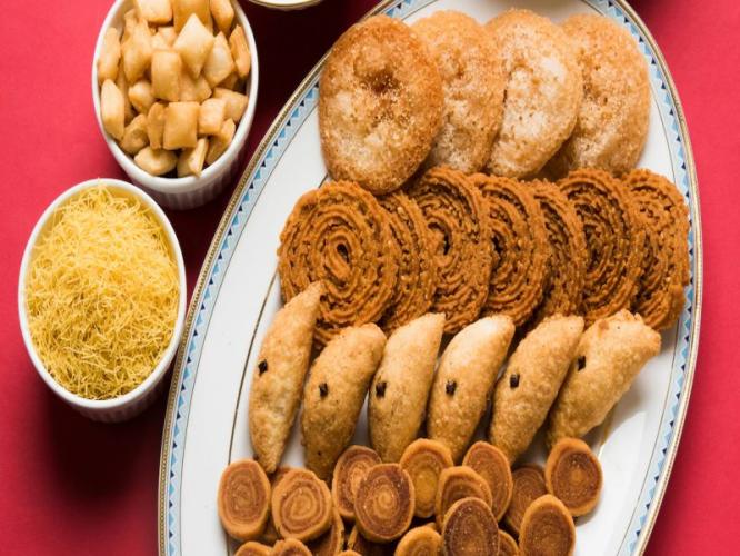 दिवाळीचा फराळ झटपट होण्यासाठी खास टिप्स! गडबड - गोंधळ न होता, पदार्थ न बिघडता करा झटकेपट पदार्थ... दिवाळीचा फराळ झटपट होण्यासाठी खास टिप्स! गडबड - गोंधळ न होता, पदार्थ न बिघडता करा झटकेपट पदार्थ...