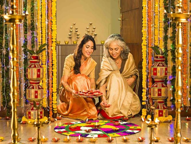 Diwali Photo Shoot Ideas: सोशल मीडियावर शेअर करण्यासाठी 'असे' काढा फोटो, मिळतील चिक्कार लाईक्स.. Diwali Photo Shoot Ideas: सोशल मीडियावर शेअर करण्यासाठी 'असे' काढा फोटो, मिळतील चिक्कार लाईक्स..