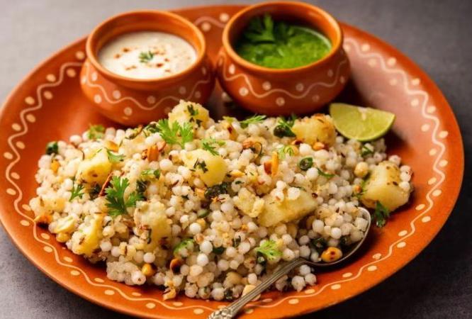 Shravan Special : साबुदाणा खाऊन कंटाळलात? ५ उपवासाचे पदार्थ खा, अपचन-पित्ताचा त्रासही होणार नाही Shravan Special : साबुदाणा खाऊन कंटाळलात? ५ उपवासाचे पदार्थ खा, अपचन-पित्ताचा त्रासही होणार नाही