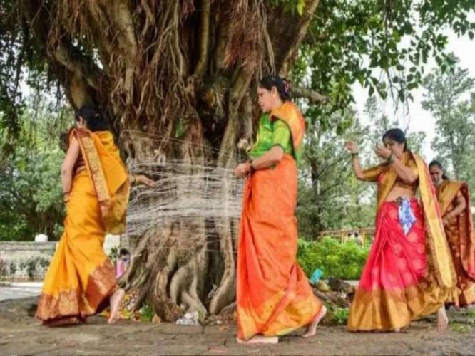 वटपौर्णिमा २०२५ : वटपौर्णिमेसाठी खास मेहेंदी डिझाइन्स, हातावर खुलणारा रंग आणि नात्यातला वाढता गोडवा... वटपौर्णिमा २०२५ : वटपौर्णिमेसाठी खास मेहेंदी डिझाइन्स, हातावर खुलणारा रंग आणि नात्यातला वाढता गोडवा...