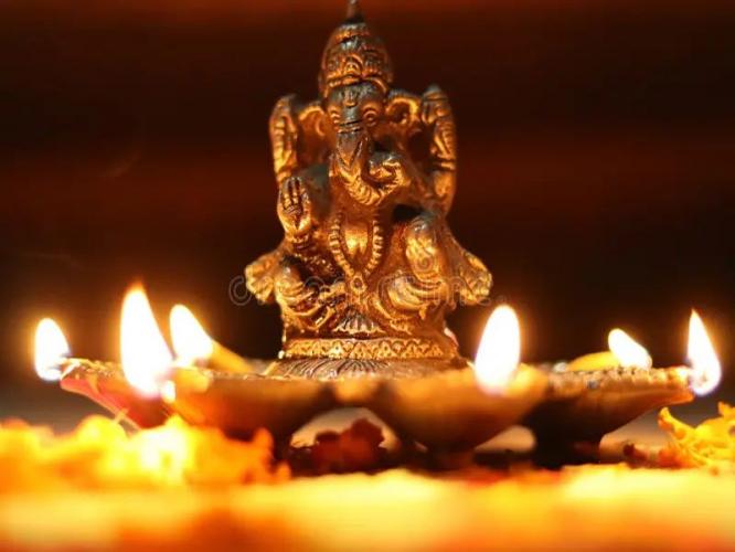 सणावारासाठी वाती करण्याच्या भन्नाट ६ ट्रिक्स! किचकट काम होईल फक्त मिनिटभरात - वाती दिसतील सुंदर - सुबक... सणावारासाठी वाती करण्याच्या भन्नाट ६ ट्रिक्स! किचकट काम होईल फक्त मिनिटभरात - वाती दिसतील सुंदर - सुबक...