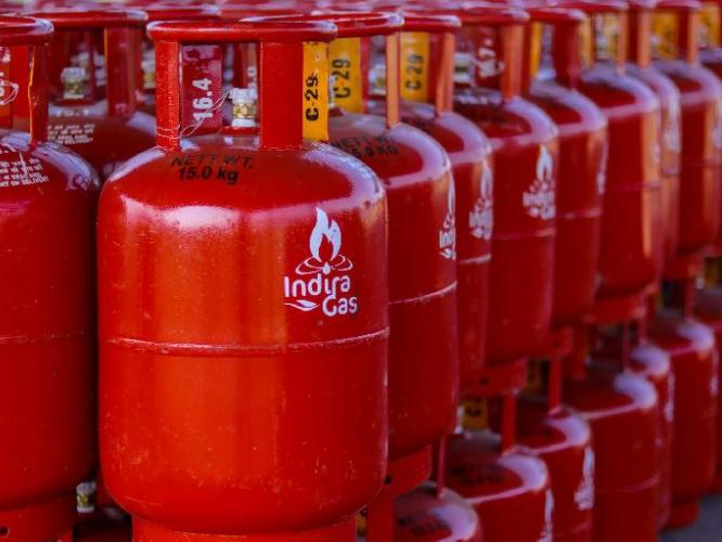 LPG सिंलेडर संपलाय, बुकिंगही मिळत नाही ? रांगेत उभं राहण्यापेक्षा पाहा 'हे' स्वस्त पर्याय - करा झटपट स्वयंपाक... LPG सिंलेडर संपलाय, बुकिंगही मिळत नाही ? रांगेत उभं राहण्यापेक्षा पाहा 'हे' स्वस्त पर्याय - करा झटपट स्वयंपाक...