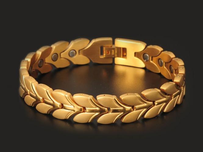 लग्नसराईत जावई, मुलासाठी कमी वजनात घ्या सुंदर ब्रेसलेट! ठसठशीत ब्रेसलेटमध्ये हात दिसेल भारदस्त