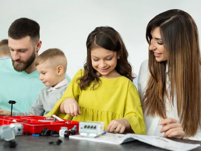 मुलं १० वर्षांची होण्याआधीच लावा 'या' १० सवयी! आयुष्यभर पाळतील शिस्त, होतील जबाबदार... मुलं १० वर्षांची होण्याआधीच लावा 'या' १० सवयी! आयुष्यभर पाळतील शिस्त, होतील जबाबदार...