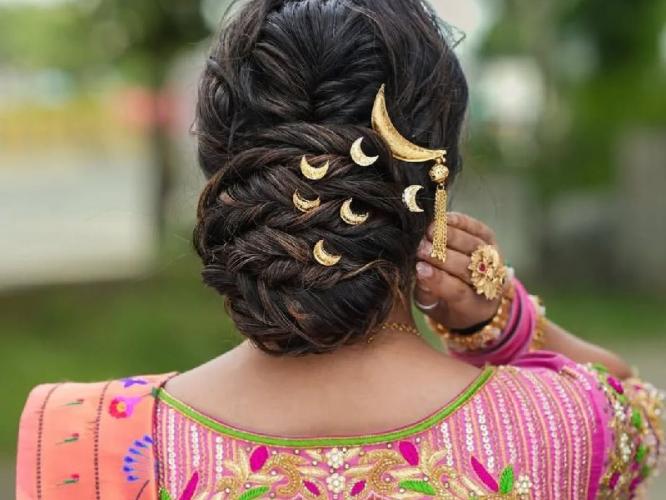 लग्नात नवरीची हेअरस्टाइल सजवणारे ५ जबरदस्त स्टायलिश हेअर ब्रोच- नजर हटू नये इतके सुंदर आणि स्पेशल लग्नात नवरीची हेअरस्टाइल सजवणारे ५ जबरदस्त स्टायलिश हेअर ब्रोच- नजर हटू नये इतके सुंदर आणि स्पेशल