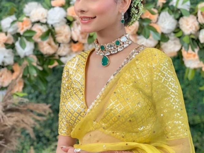 लग्नात हळदी समारंभासाठी खास डायमंड ज्वेलरी, ५ ट्रेंडी पॅटर्न- साडी असो किंवा ड्रेस, नव्या नवरीचे रुप दिसेल खुलून लग्नात हळदी समारंभासाठी खास डायमंड ज्वेलरी, ५ ट्रेंडी पॅटर्न- साडी असो किंवा ड्रेस, नव्या नवरीचे रुप दिसेल खुलून