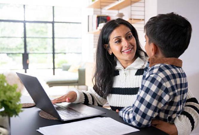 नोकरी करु की मुलं सांभाळू - द्यायचा कुठून मुलांना वेळ? पाहा ७ पर्याय - मुलंही खुश आणि आईवडीलही स्ट्रेस फ्री... नोकरी करु की मुलं सांभाळू - द्यायचा कुठून मुलांना वेळ? पाहा ७ पर्याय - मुलंही खुश आणि आईवडीलही स्ट्रेस फ्री...