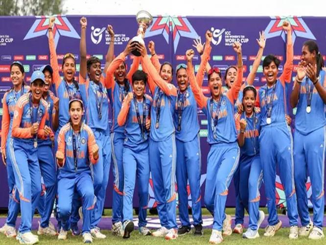 women world cup 2025 : शक्तीचं प्रतीक असलेला टॅटू अंगावर गोंदवून भारतीय संघ निघाला जग जिंकायला, पाहा कुणाच्या अंगावर कोणता टॅटू
