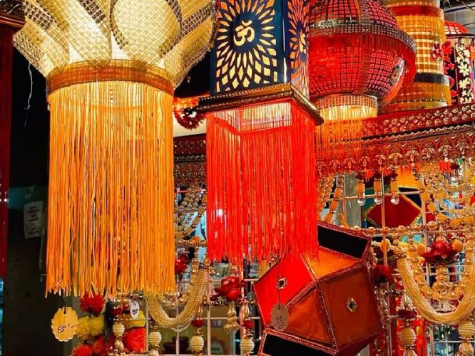 Diwali Akash kandil 2025 : यंदा दिवाळीसाठी आकाशकंदिल शोधताय? पाहा ५ सुंदर आगळेवेगळे कंदिल-उजळून जाईल घर Diwali Akash kandil 2025 : यंदा दिवाळीसाठी आकाशकंदिल शोधताय? पाहा ५ सुंदर आगळेवेगळे कंदिल-उजळून जाईल घर
