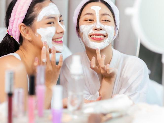 Korean Glass Skin : आठवड्यातून एकदा चेहऱ्याला 'असा' लावा मधाचा फेसपॅक, पिंपल्स -मुरुमे होतील कमी, चेहरा चमकेल कोरियन तरुणींसारखा... Korean Glass Skin : आठवड्यातून एकदा चेहऱ्याला 'असा' लावा मधाचा फेसपॅक, पिंपल्स -मुरुमे होतील कमी, चेहरा चमकेल कोरियन तरुणींसारखा...