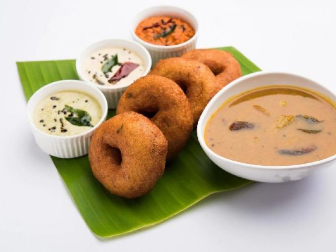 मेदूवडा तळताना फुटतो- वातड-कडक होतो? ५ टिप्स, घरच्याघरी होईल अण्णाकडे मिळतो तसा परफेक्ट वडा मेदूवडा तळताना फुटतो- वातड-कडक होतो? ५ टिप्स, घरच्याघरी होईल अण्णाकडे मिळतो तसा परफेक्ट वडा