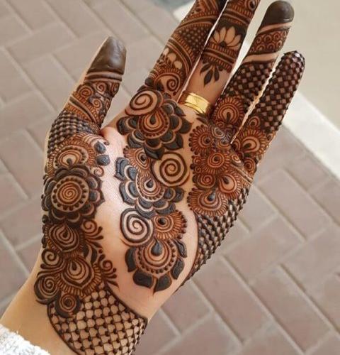 Rakhi Special Mehendi: भावाबहिणींची माया सांगणाऱ्या ८ सुंदर मेहेंदी डिझाईन्स- भावाच्या औक्षणासाठी सजतील हात