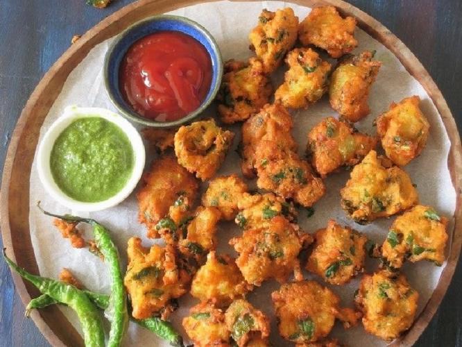 मुगाच्या डाळीची भजी कडक होतात, घास लागतो? ५ टिप्स- भजी होतील क्रिस्पी-मऊ मुगाच्या डाळीची भजी कडक होतात, घास लागतो? ५ टिप्स- भजी होतील क्रिस्पी-मऊ