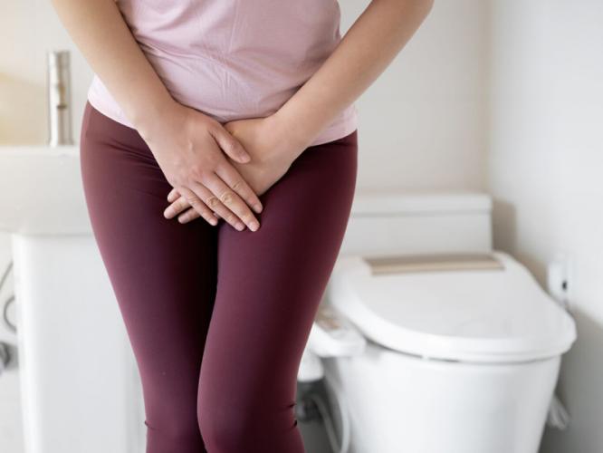 Women Health: प्रायव्हेट पार्टवरचे केस काढून टाकावेत का? डॉक्टर सांगतात, चुकीच्या माहितीमुळे इन्फेक्शनचा धोका Women Health: प्रायव्हेट पार्टवरचे केस काढून टाकावेत का? डॉक्टर सांगतात, चुकीच्या माहितीमुळे इन्फेक्शनचा धोका