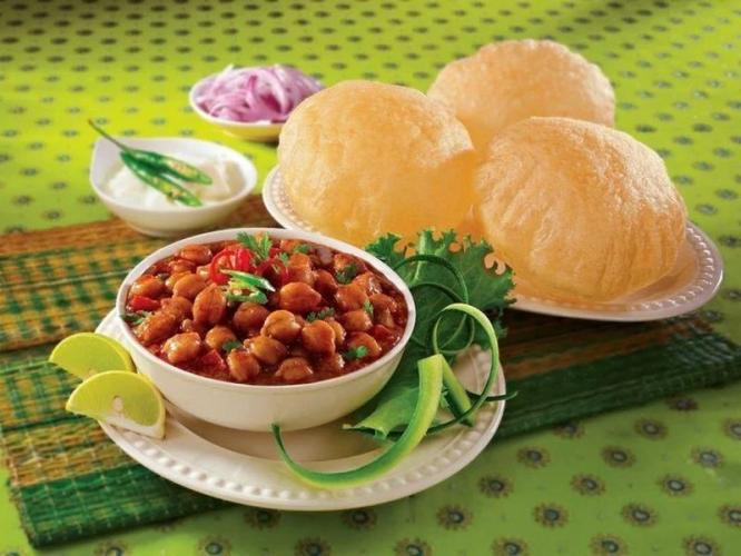 टमटमीत, कमी तेल पिणाऱ्या पुऱ्या करण्याच्या ५ ट्रिक्स; चेंडूसारखी टम्म फुगेल पूरी