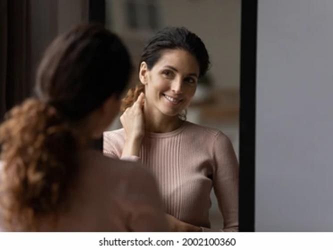 चेहरा पाहून ओळखा तुमच्या शरीरात काय बिघडतंय! आरशात पाहून स्वत:च करा आरोग्य तपासणी